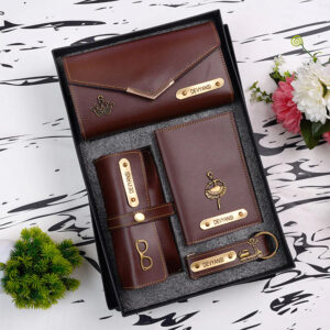 Women's Personalised 4-Piece Leather Gift Set – 3-Fold Clutch, Keychain, Passport Cover & Eyewear Case