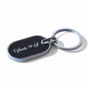 premium personalised oval metal keychain – name or message engraved
